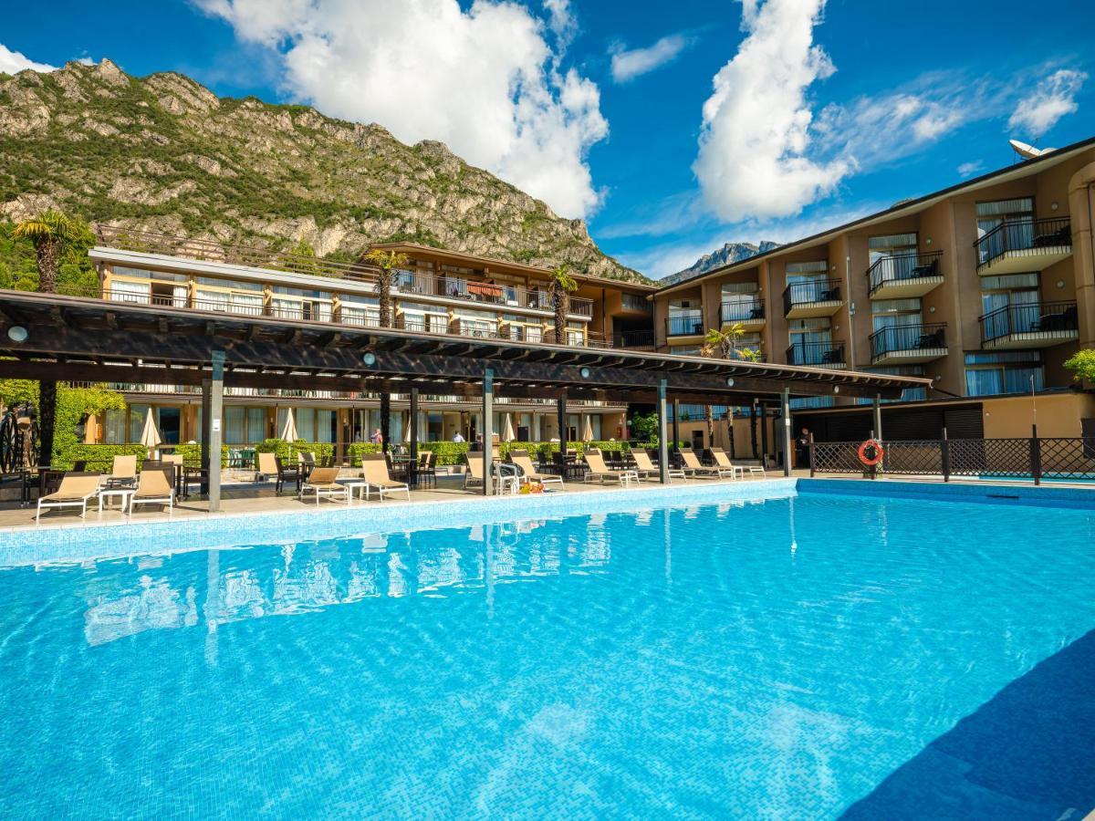 Hotel Leonardo Da Vinci Limone sul Garda Esterno foto