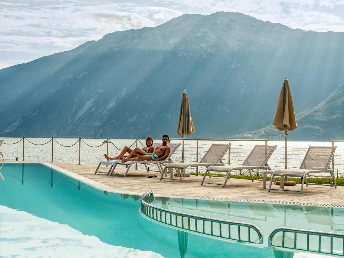 Hotel Leonardo Da Vinci Limone sul Garda Esterno foto