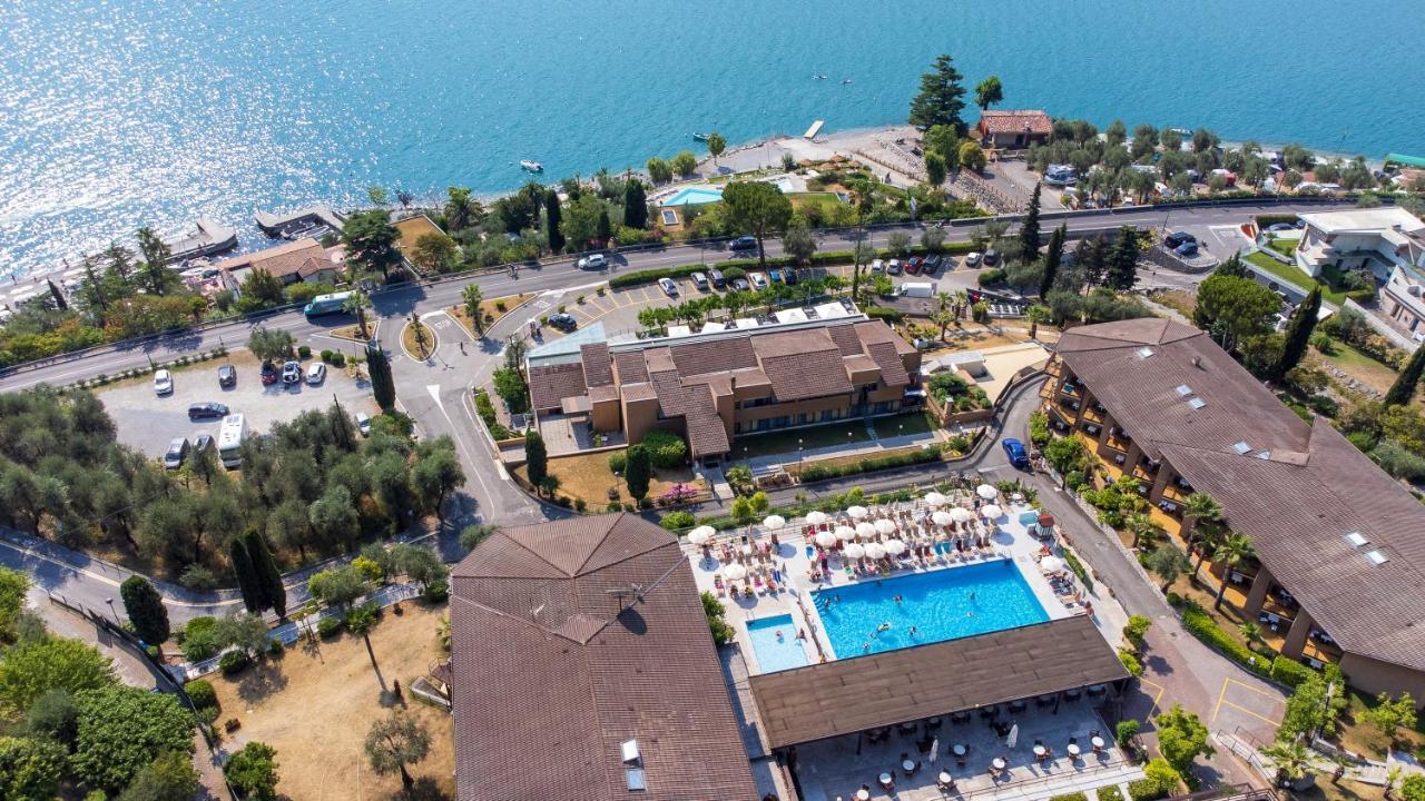 Hotel Leonardo Da Vinci Limone sul Garda Esterno foto