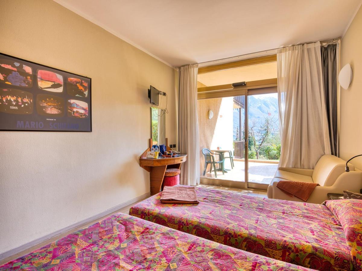 Hotel Leonardo Da Vinci Limone sul Garda Esterno foto