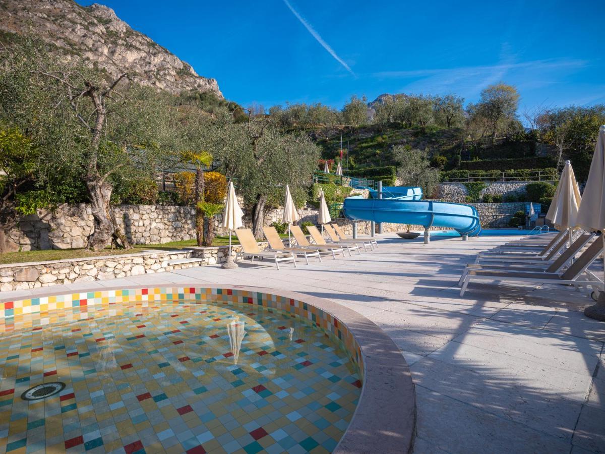 Hotel Leonardo Da Vinci Limone sul Garda Esterno foto