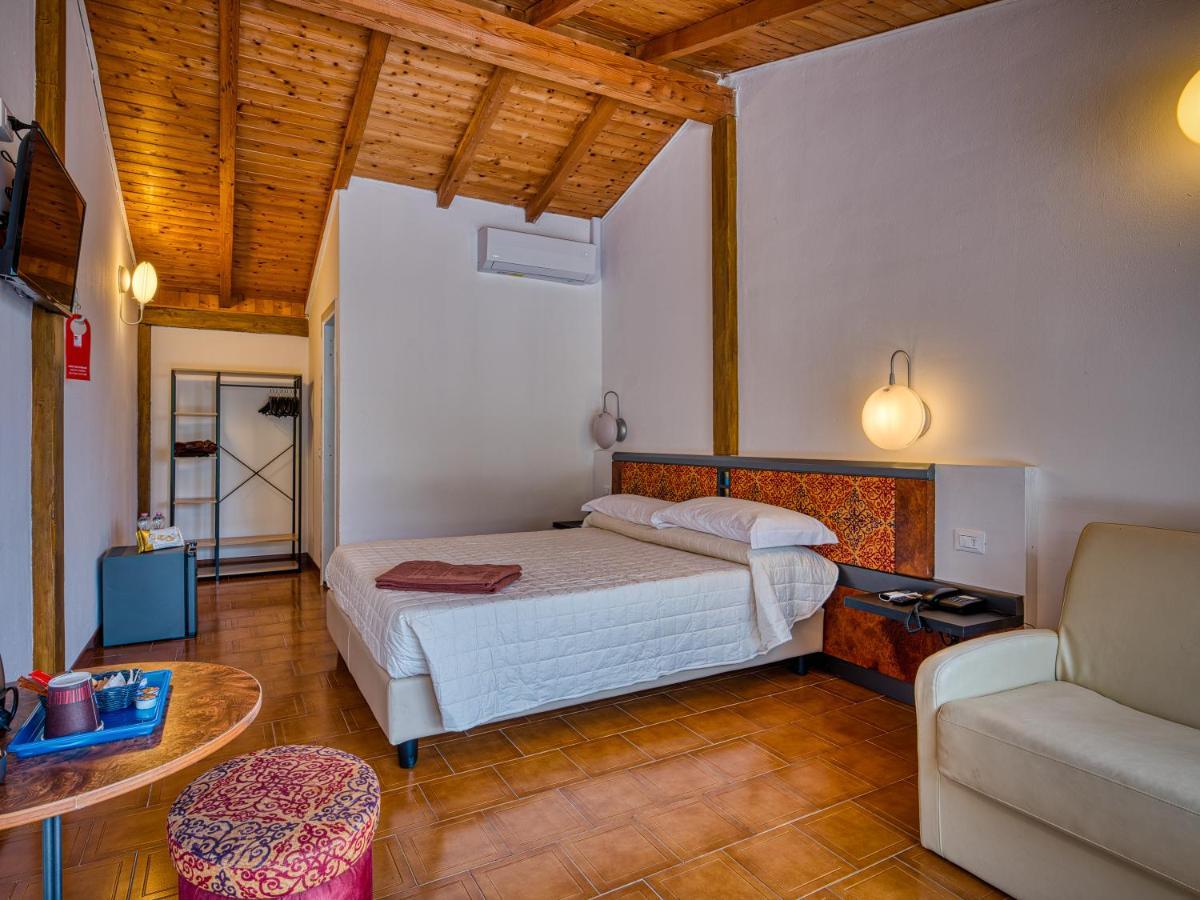 Hotel Leonardo Da Vinci Limone sul Garda Esterno foto